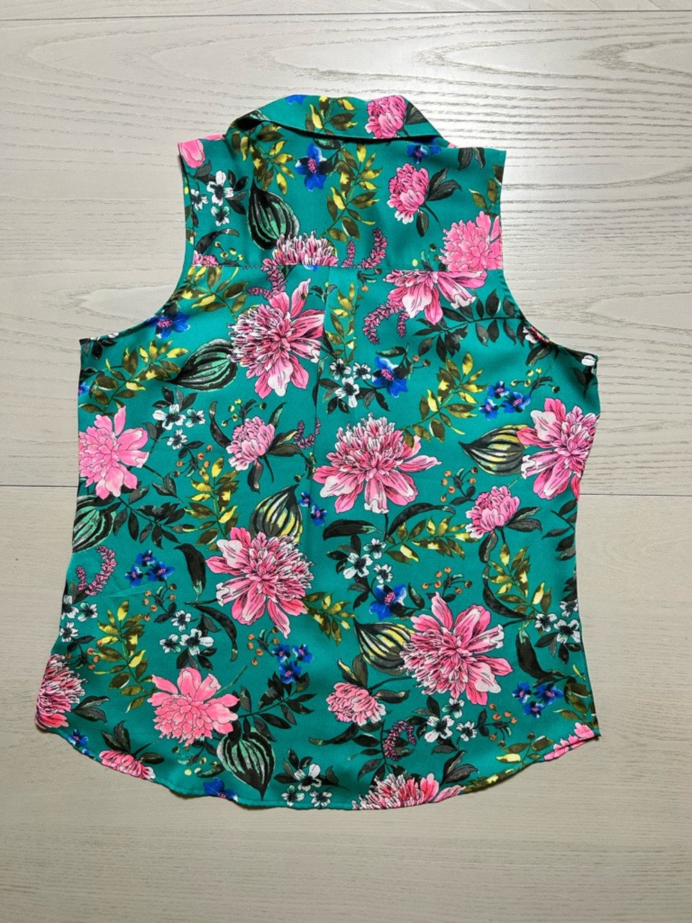Gorgeous Express Teal Floral Silky Sleeveless Button-Front (Large SLIM) - Picture 5 of 6